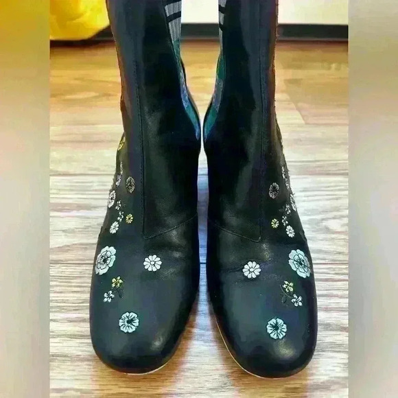 Authentic Fendi Floral Boots Size 37 - Picture 3 of 7